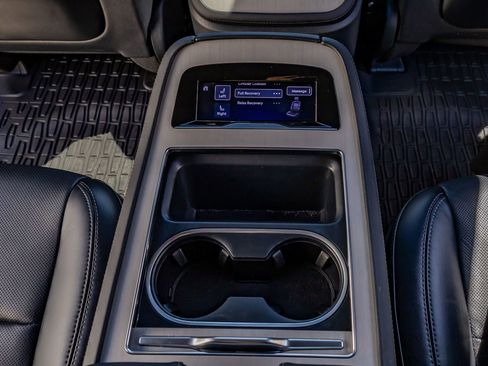 Used 2025 Lincoln Navigator Reserve w/ Jet Appearance Package image 31