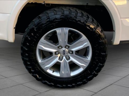 Used 2017 Ford F150 Platinum w/ Equipment Group 701A Luxury image 10