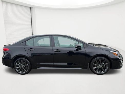 Used 2025 Toyota Corolla SE FWD image 4