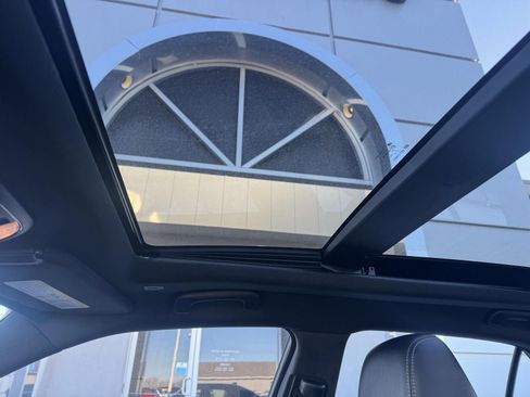 Used 2023 Chrysler 300 S image 23