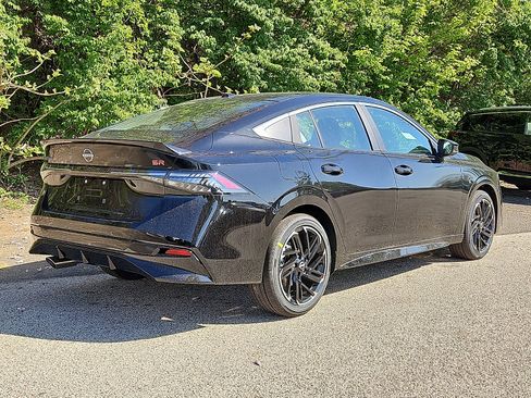 New 2026 Nissan Sentra SR FWD image 6