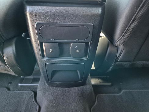 Used 2022 Ford Explorer XLT AWD/4WD image 15