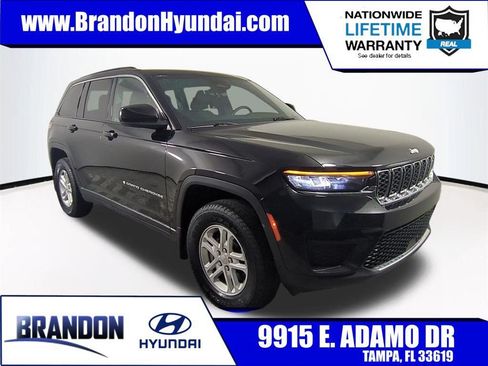 Used 2025 Jeep Grand Cherokee Laredo w/ Luxury Tech Group I AWD/4WD image 1
