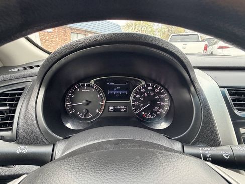Used 2013 Nissan Altima 2.5 S FWD image 8