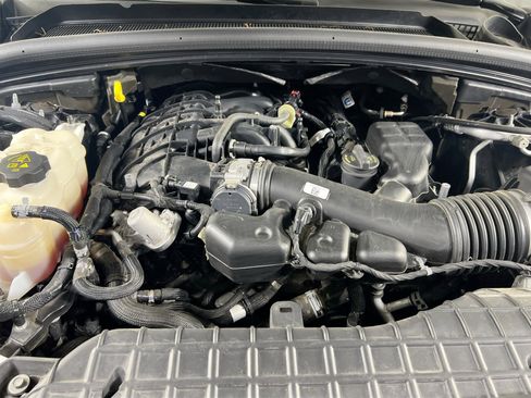 Used 2023 Jeep Grand Cherokee Laredo w/ Luxury Tech Group I image 29