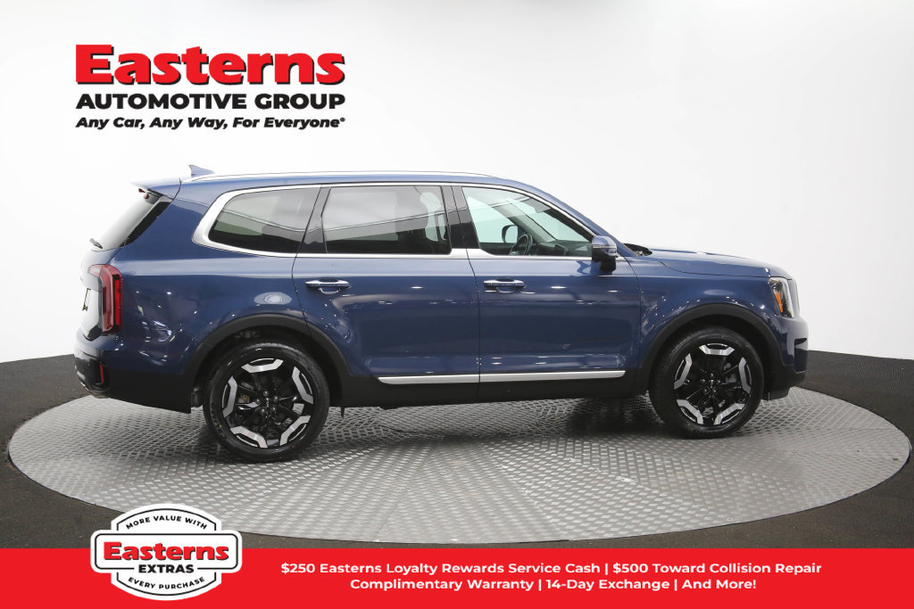 Used 2025 Kia Telluride S FWD image 47
