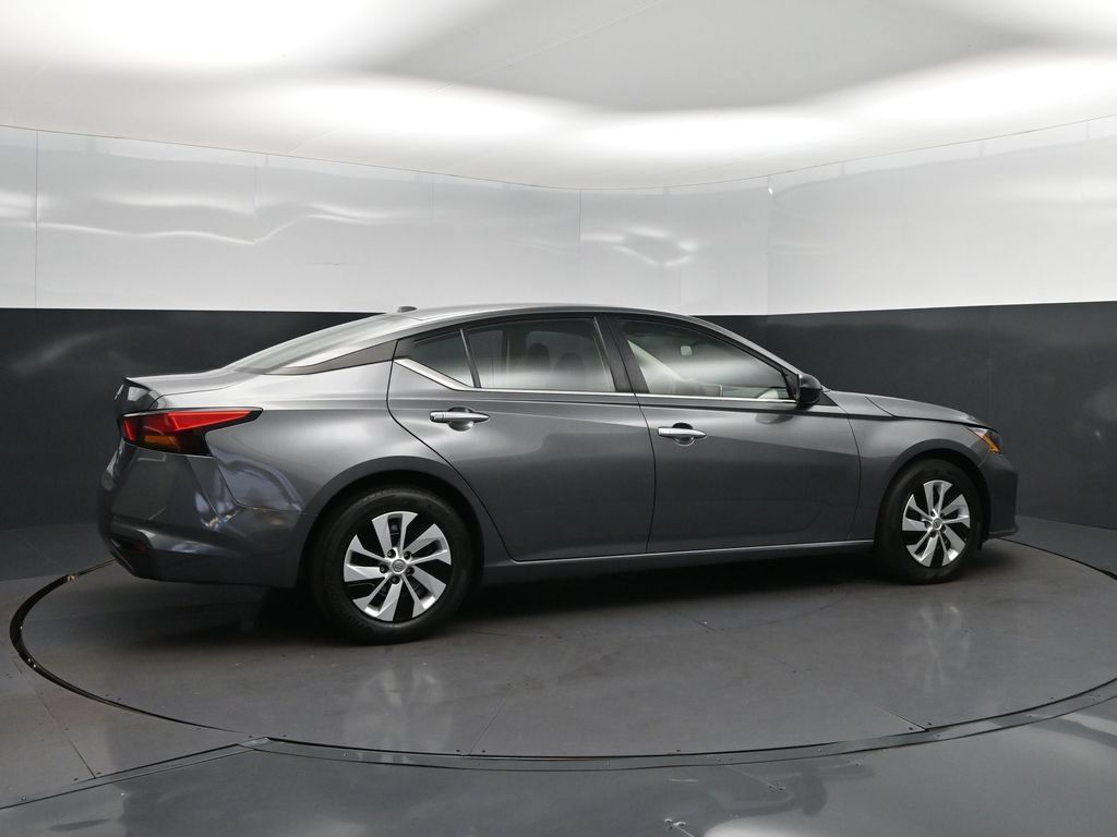 Used 2025 Nissan Altima 2.5 S FWD image 8