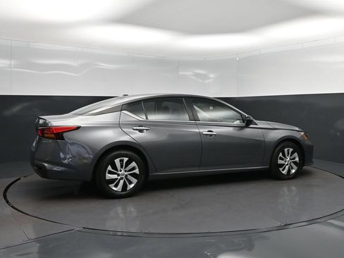 Used 2025 Nissan Altima 2.5 S FWD image 8