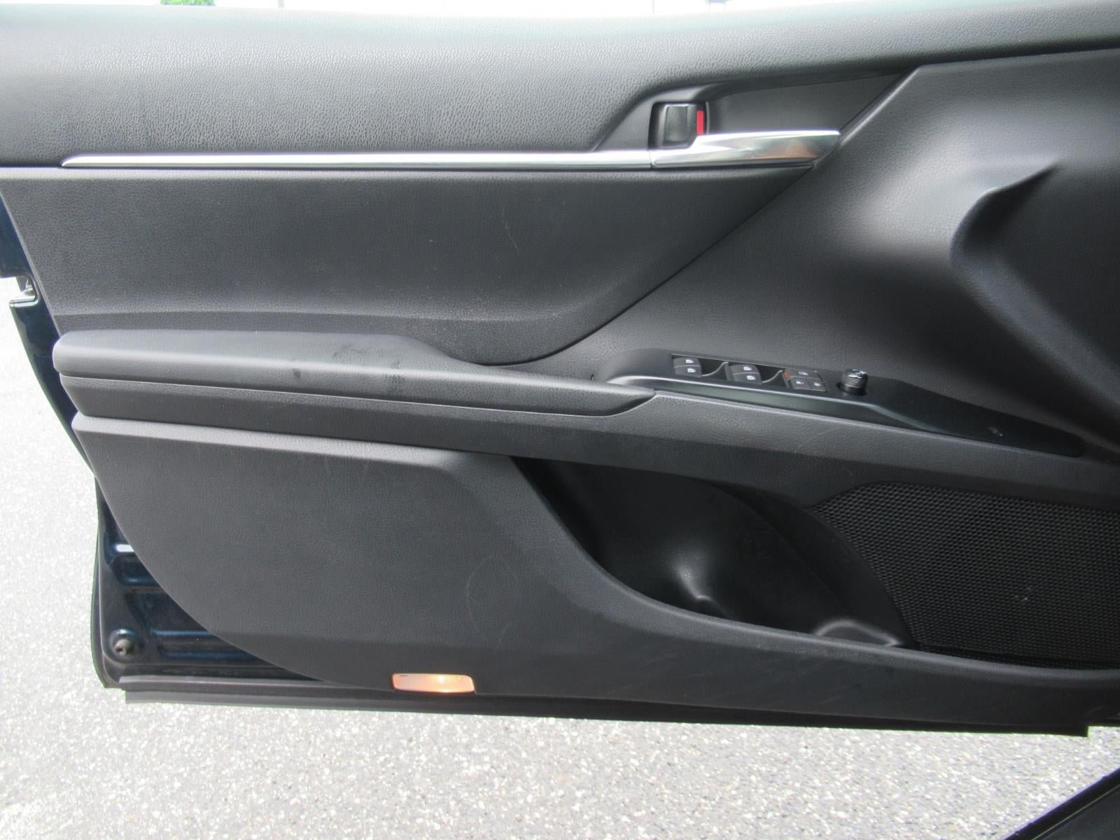 Used 2019 Toyota Camry SE FWD image 20