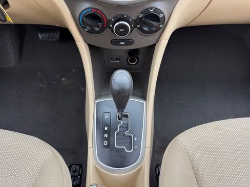 Used 2013 Hyundai Accent GLS image 18