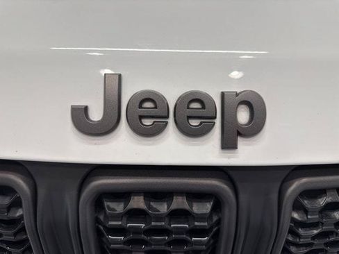 Used 2024 Jeep Compass Trailhawk AWD/4WD image 12
