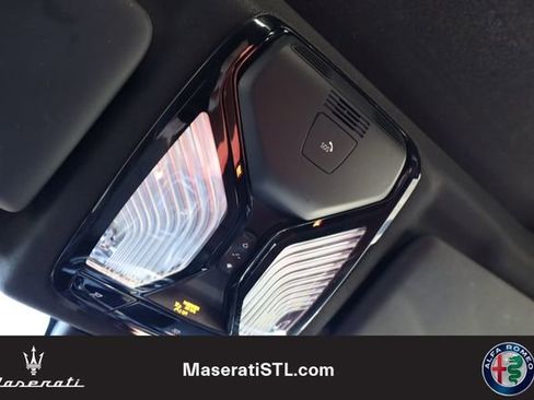 Used 2022 BMW 330i xDrive Sedan w/ Driving Assistance Package image 21