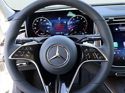 Used 2025 Mercedes-Benz E 350 4MATIC Sedan image 32