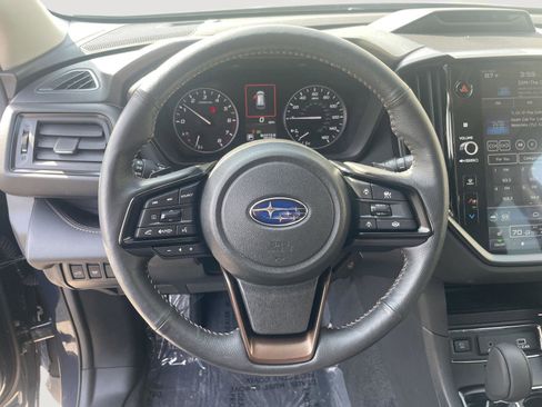 Used 2025 Subaru Ascent Bronze Edition image 12