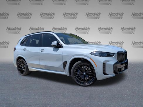 Used 2026 BMW X5 sDrive40i w/ M Sport Package RWD image 2