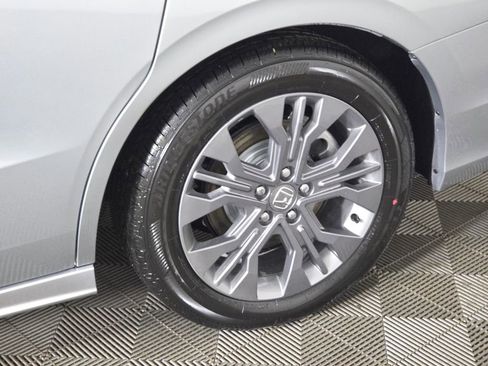 New 2026 Honda Odyssey Touring image 11
