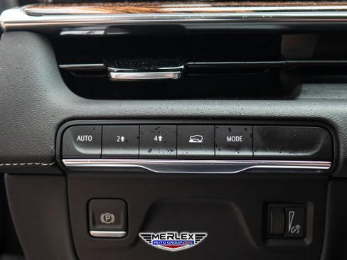 Used 2022 Cadillac Escalade ESV Premium Luxury image 40