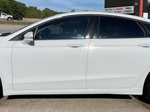 Used 2014 Ford Fusion SE w/ Equipment Group 201A image 8