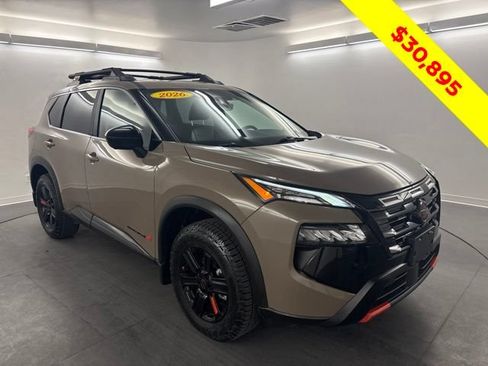 Used 2026 Nissan Rogue SV AWD/4WD image 1