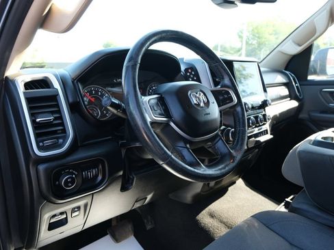Used 2019 RAM 1500 Big Horn AWD/4WD image 3