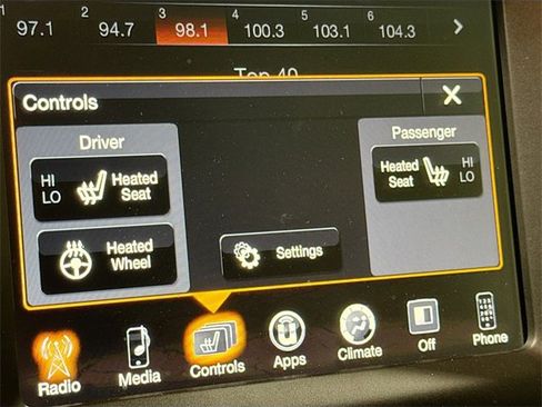 Used 2018 Jeep Cherokee Trailhawk w/ Cold Weather Group image 21