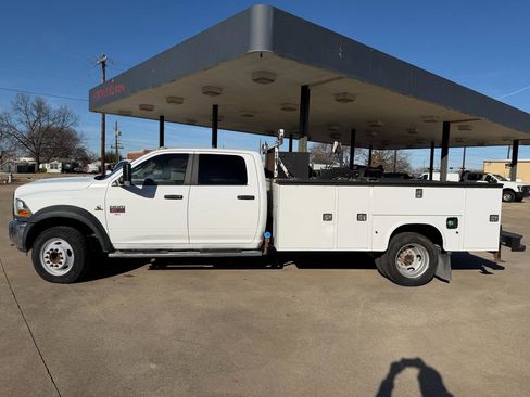 Used 2011 RAM 5500 SLT image 2