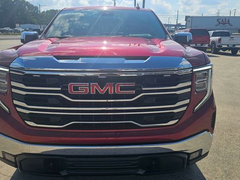 Used 2023 GMC Sierra 1500 SLT w/ SLT Premium Package AWD/4WD image 2