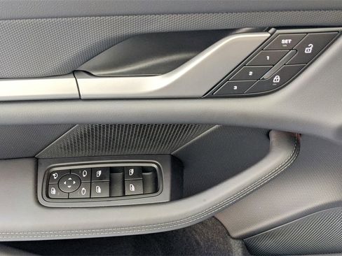 Certified 2025 Porsche Taycan 4S image 37