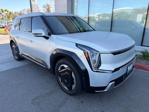 Used 2024 Kia EV9 Land AWD/4WD image 9