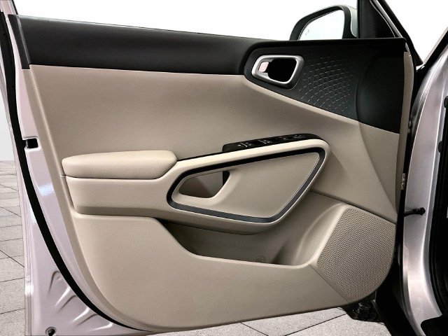 Used 2020 Kia Soul S FWD image 21