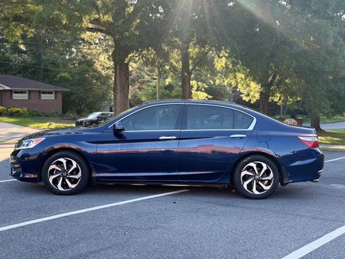 Used 2017 Honda Accord EX-L image 3