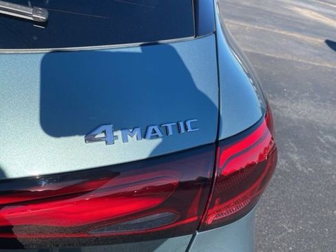 Used 2025 Mercedes-Benz GLC 300 4MATIC image 41