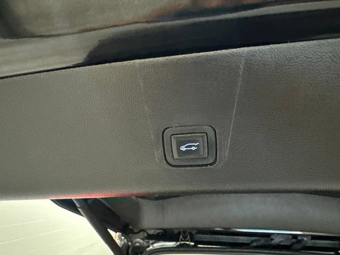 Used 2019 Chevrolet Traverse LT w/ LPO, Cargo Package AWD/4WD image 10