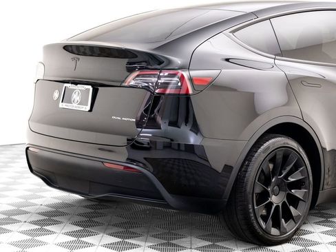 Used 2024 Tesla Model Y Long Range image 32