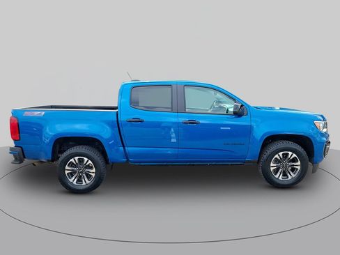 Used 2022 Chevrolet Colorado Z71 AWD/4WD image 2