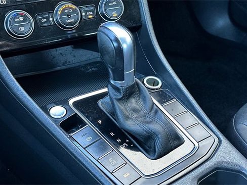 Used 2019 Volkswagen Jetta SE image 22