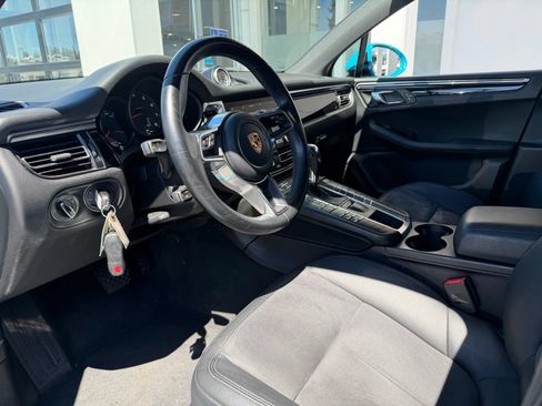 Used 2019 Porsche Macan w/ Premium Package AWD/4WD image 13