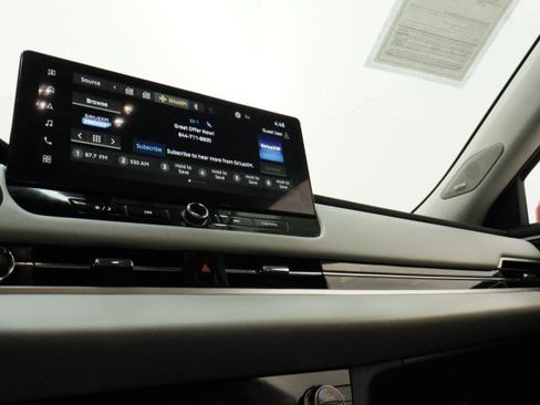 Used 2025 Mitsubishi Outlander SE FWD image 16