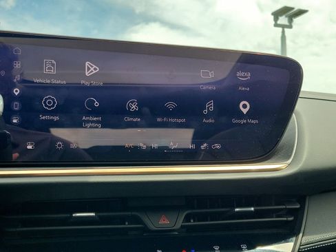 Used 2025 Buick Envision Avenir AWD/4WD image 27