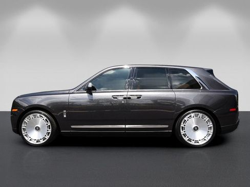 Used 2022 Rolls-Royce Cullinan AWD/4WD image 6