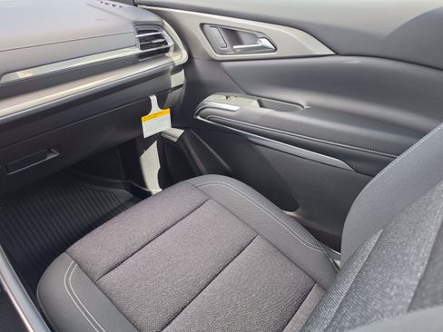 New 2026 Chevrolet Traverse LT w/ Driver Confidence Package FWD image 19