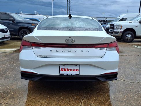 Used 2022 Hyundai Elantra SE FWD image 26