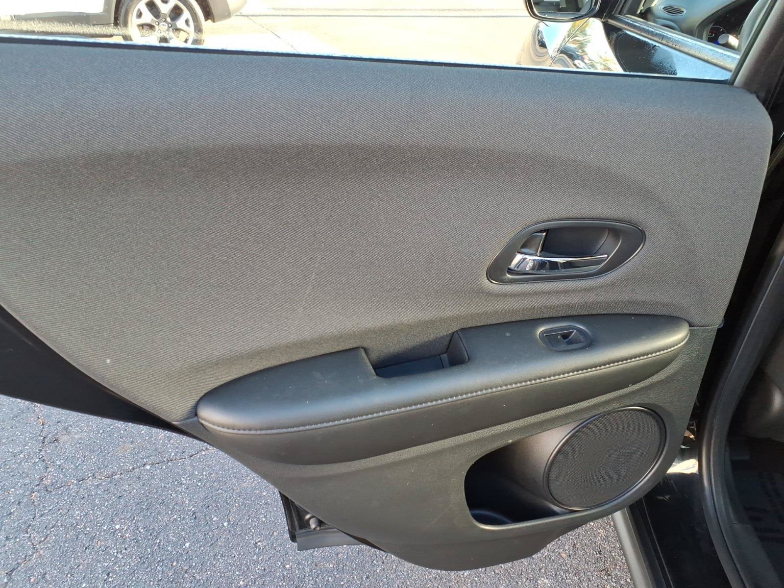 Used 2022 Honda HR-V LX image 8
