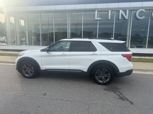 Used 2023 Ford Explorer XLT w/ Equipment Group 202A RWD image 9