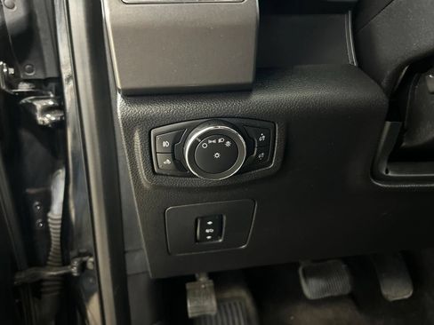 Used 2016 Ford F150 XLT w/ Equipment Group 302A Luxury AWD/4WD image 9
