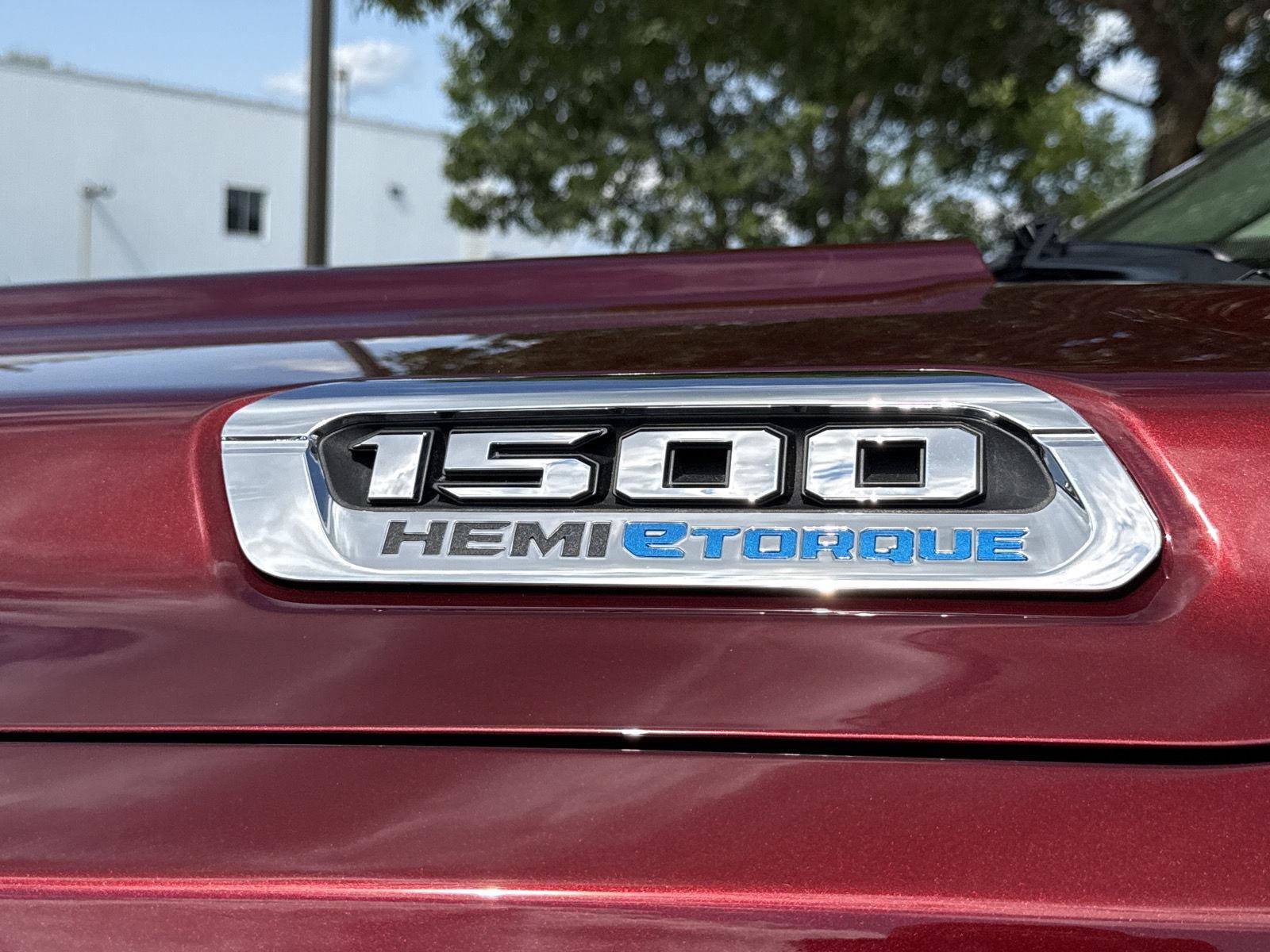 Used 2022 RAM 1500 Laramie AWD/4WD image 7