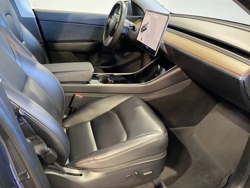 Used 2020 Tesla Model Y Long Range image 6