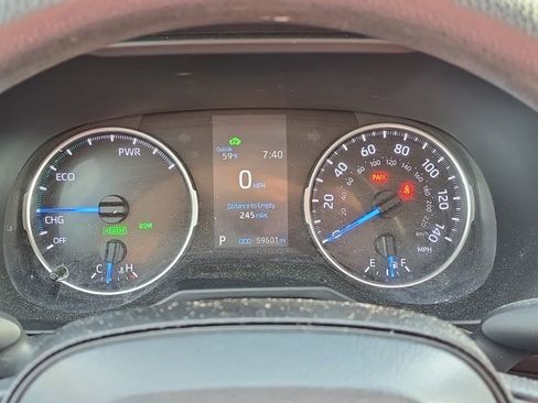 Used 2021 Toyota RAV4 LE AWD/4WD image 23