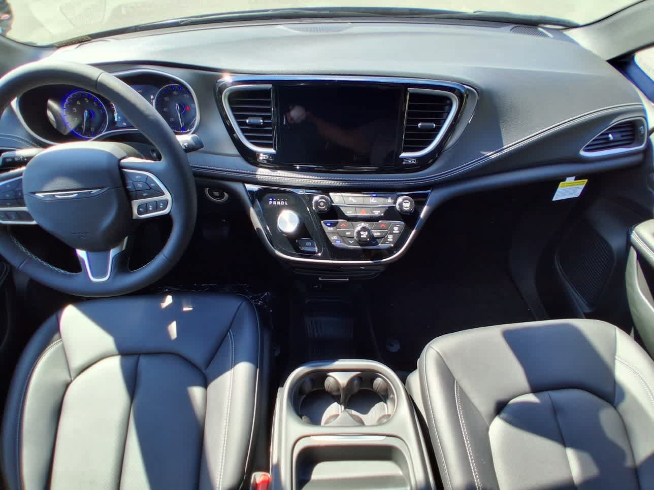 New 2027 Chrysler Pacifica Select AWD/4WD image 16