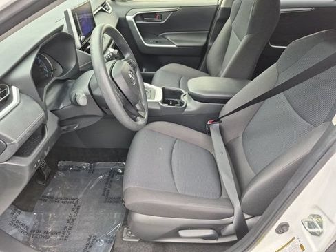 Certified 2025 Toyota RAV4 LE AWD/4WD image 9